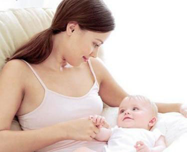 坐月子期間老是口渴是正常現象嗎     坐月子口渴怎么補水