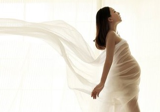 懷孕也要美美的 時尚孕婦應(yīng)該如何穿