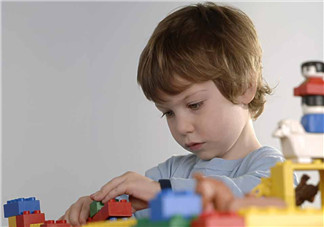 如何訓(xùn)練寶寶嗅覺、味覺發(fā)育 訓(xùn)練有哪些注意事項(xiàng)