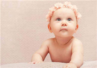 寶寶一歲前成長(zhǎng)期育兒全攻略